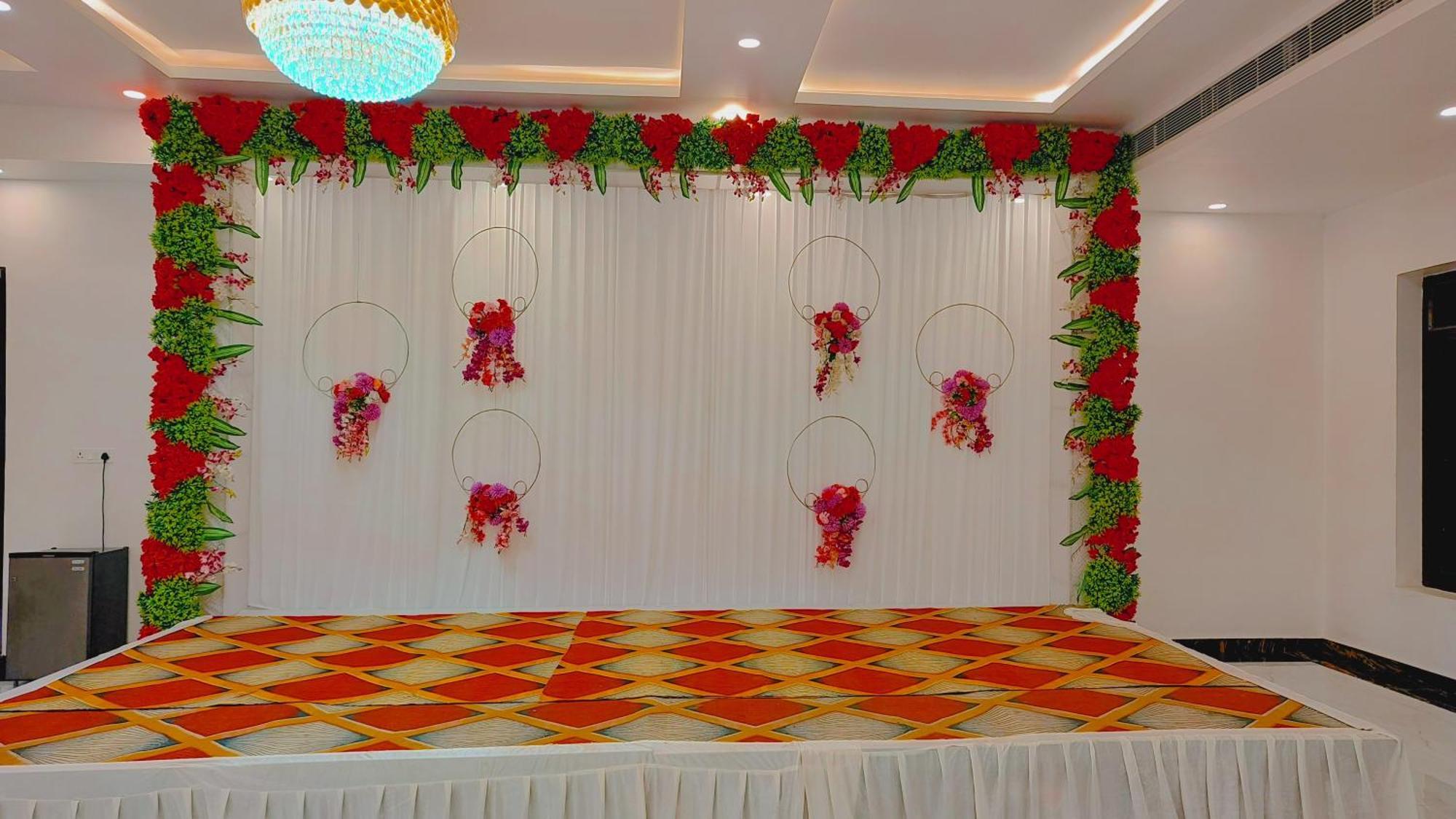 Awadh Samrat Resort Ayodhya Zewnętrze zdjęcie