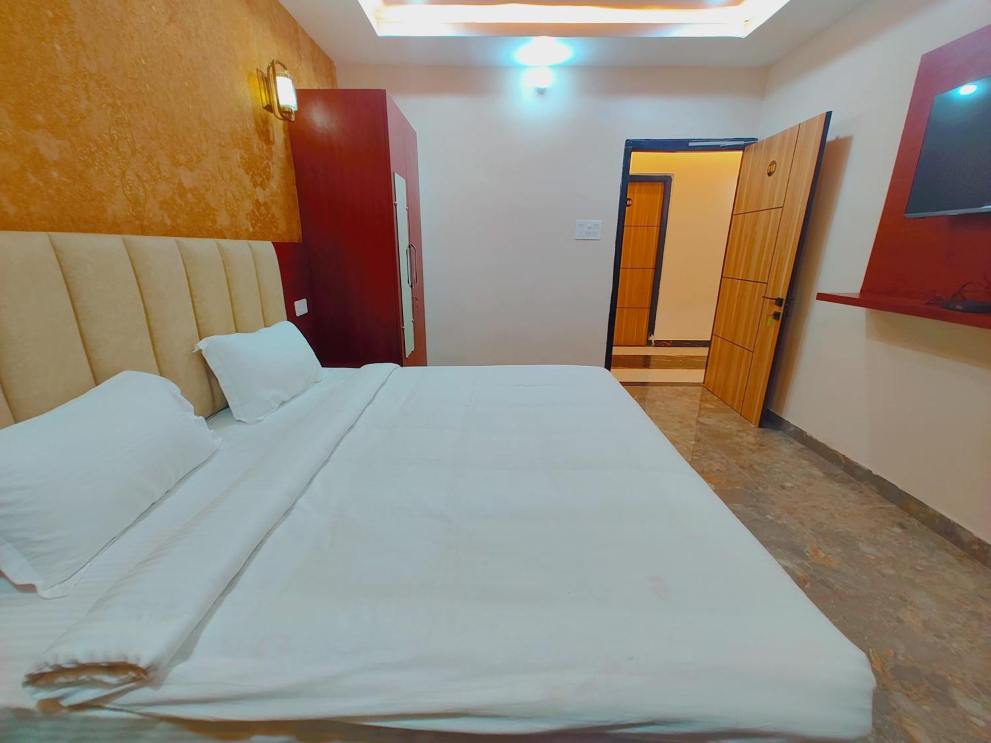 Awadh Samrat Resort Ayodhya Zewnętrze zdjęcie