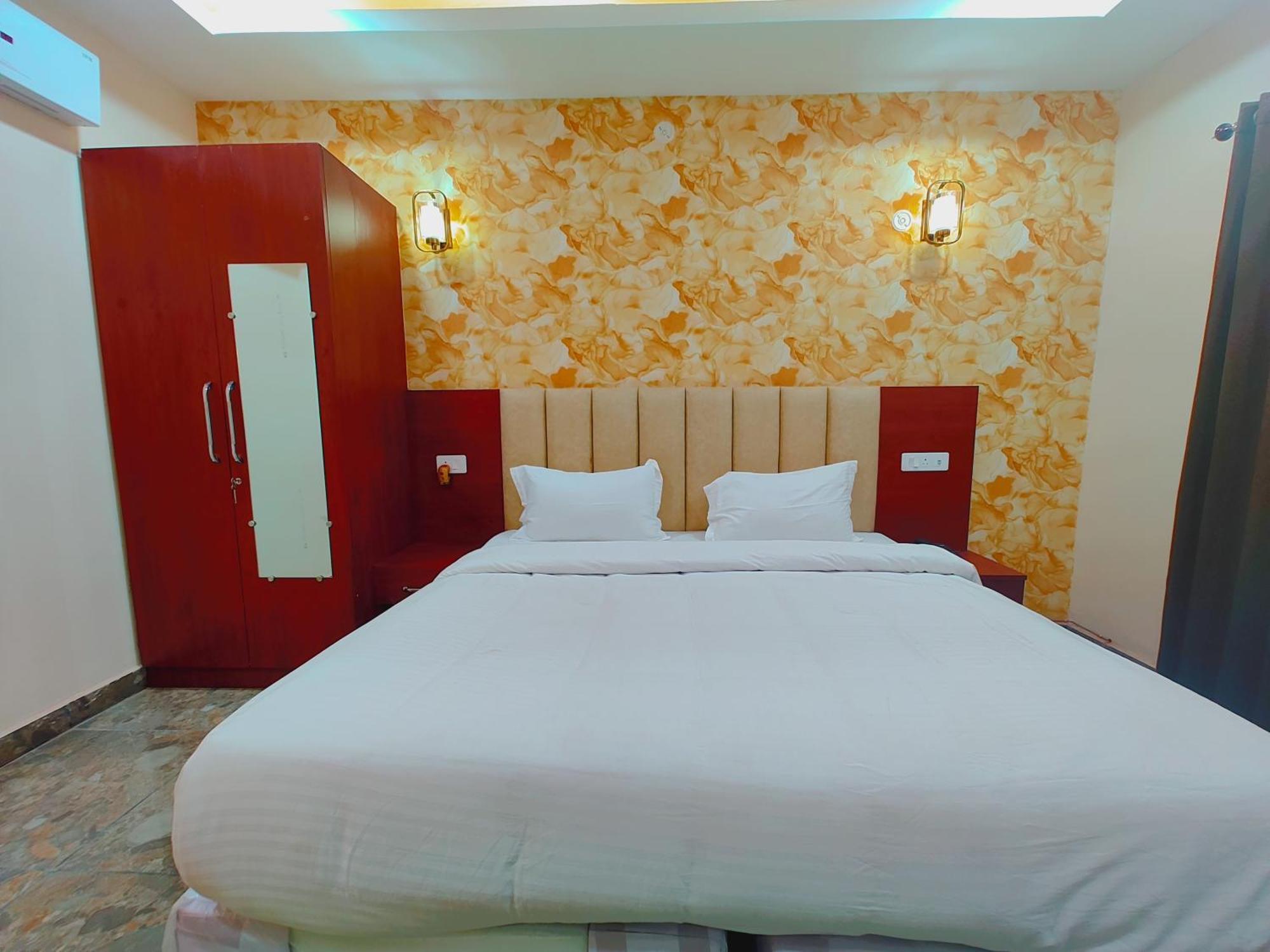 Awadh Samrat Resort Ayodhya Zewnętrze zdjęcie