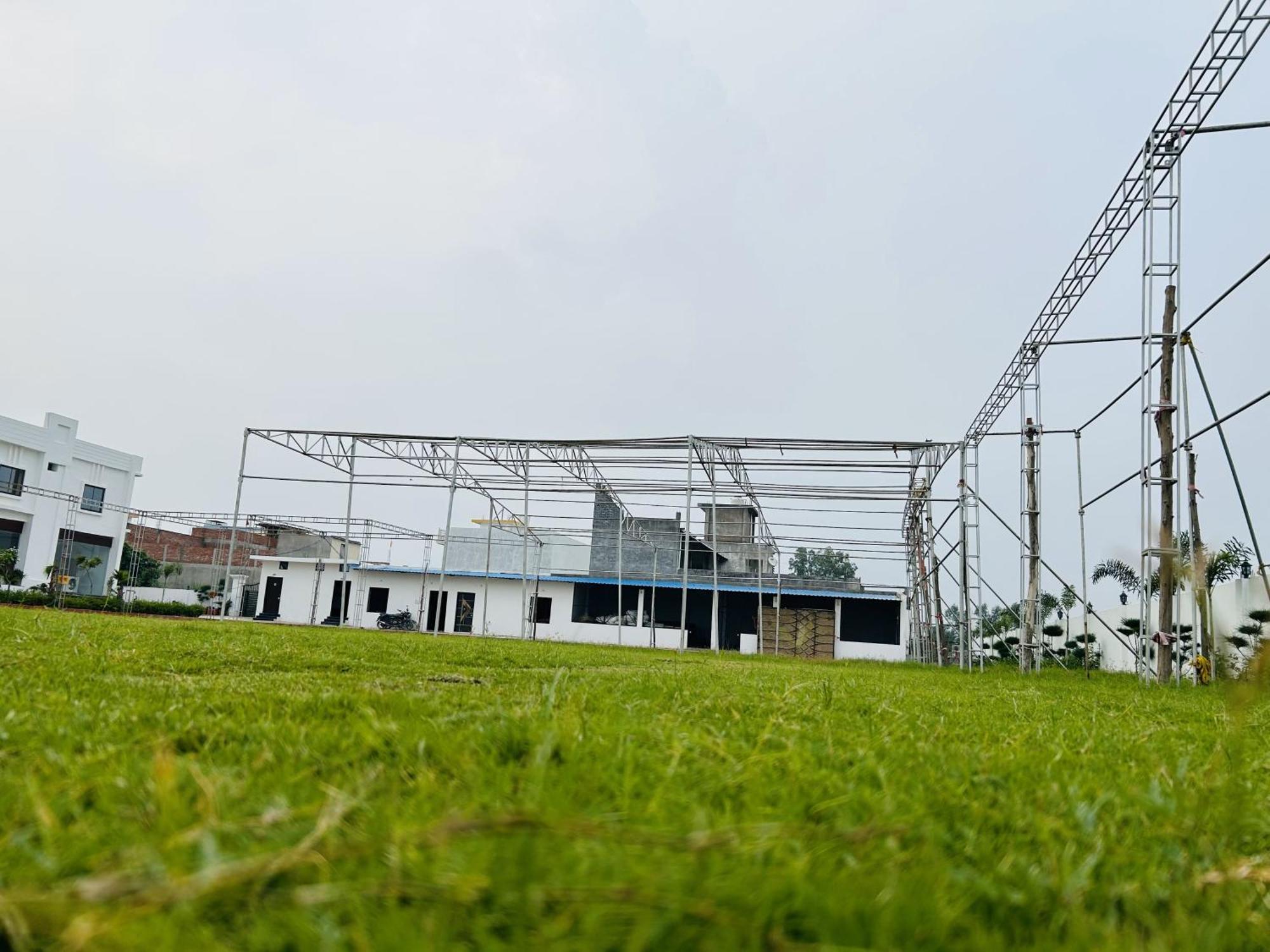 Awadh Samrat Resort Ayodhya Zewnętrze zdjęcie